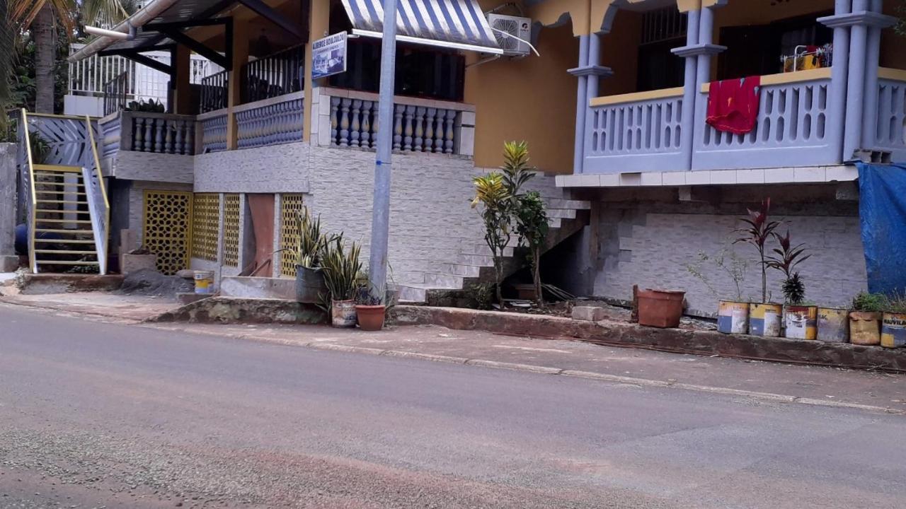 Auberge bouloulou Boueni Extérieur photo